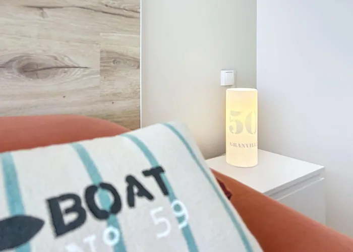 Cosy Avec Balcon, Port De Granville, 2 Pers. - Fr-1-361-550 *