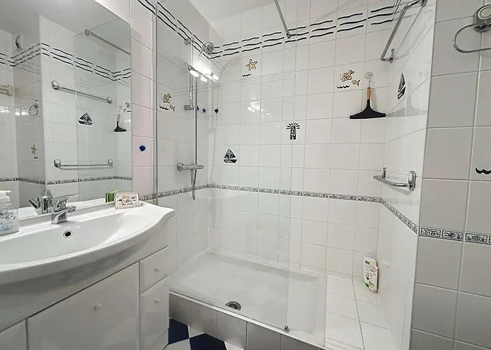 Cosy Avec Balcon, Port De Granville, 2 Pers. - Fr-1-361-550 Granville