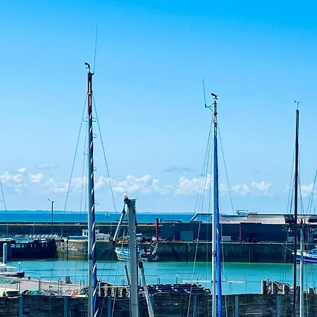 Cosy Avec Balcon, Port De Granville, 2 Pers. - Fr-1-361-550 Apartment Granville