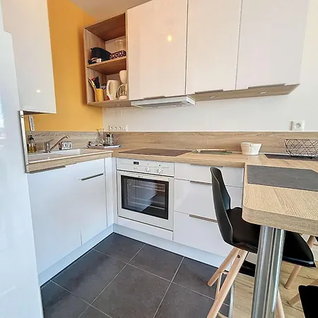 Apartment Cosy Avec Balcon, Port De Granville, 2 Pers. - Fr-1-361-550 *