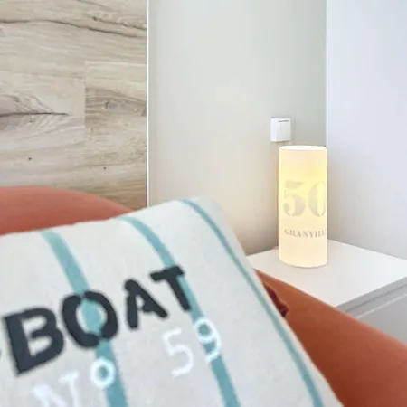 Cosy Avec Balcon, Port De Granville, 2 Pers. - Fr-1-361-550 *