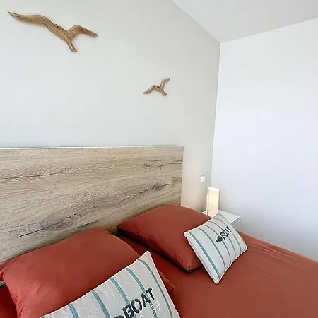 Cosy Avec Balcon, Port De Granville, 2 Pers. - Fr-1-361-550 Гранвиль