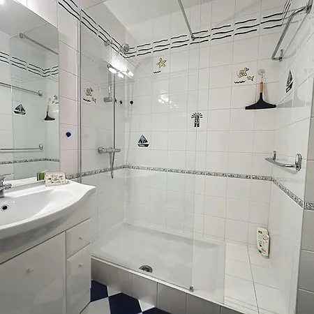 Cosy Avec Balcon, Port De Granville, 2 Pers. - Fr-1-361-550 גראנוויל